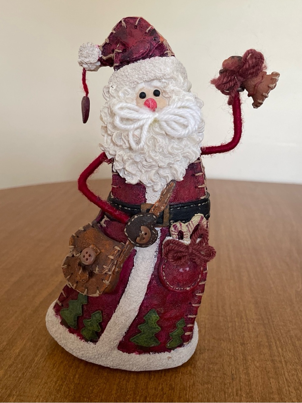 Santa Claus Old World Stitched Resin 7.5” Figurine